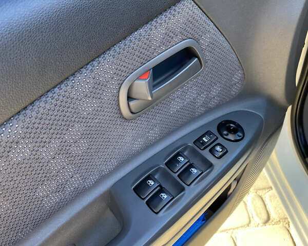 Білий Кіа Ріо, об'ємом двигуна 1.4 л та пробігом 121 тис. км за 4850 $, фото 7 на Automoto.ua