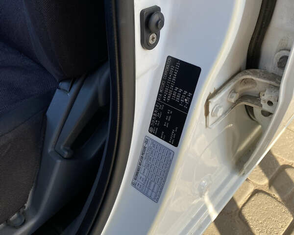 Білий Кіа Ріо, об'ємом двигуна 1.4 л та пробігом 121 тис. км за 4850 $, фото 6 на Automoto.ua