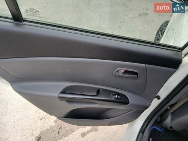 Білий Кіа Ріо, об'ємом двигуна 1.4 л та пробігом 148 тис. км за 4600 $, фото 11 на Automoto.ua