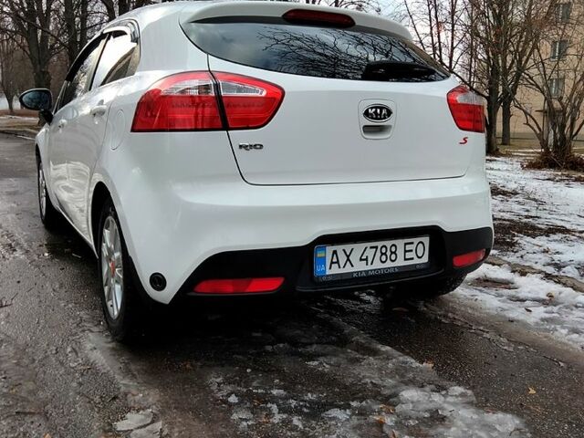 Білий Кіа Ріо, об'ємом двигуна 1.2 л та пробігом 169 тис. км за 6800 $, фото 1 на Automoto.ua