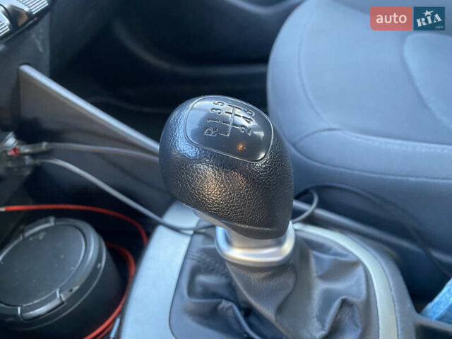 Білий Кіа Ріо, об'ємом двигуна 1.1 л та пробігом 204 тис. км за 6800 $, фото 21 на Automoto.ua