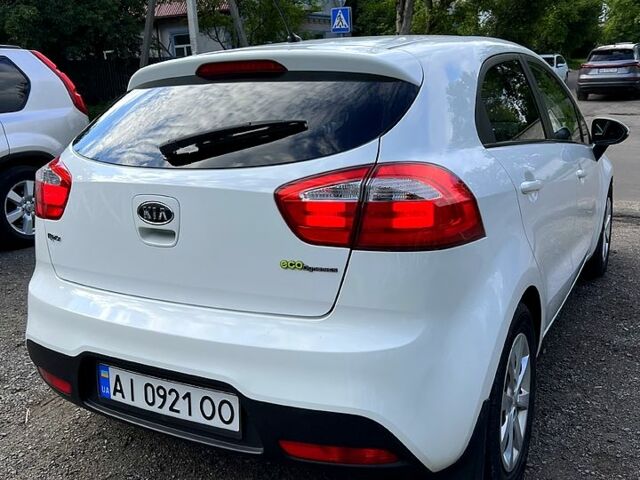 Білий Кіа Ріо, об'ємом двигуна 1.1 л та пробігом 212 тис. км за 5800 $, фото 4 на Automoto.ua