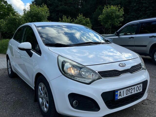 Белый Киа Рио, объемом двигателя 1.1 л и пробегом 212 тыс. км за 5800 $, фото 8 на Automoto.ua
