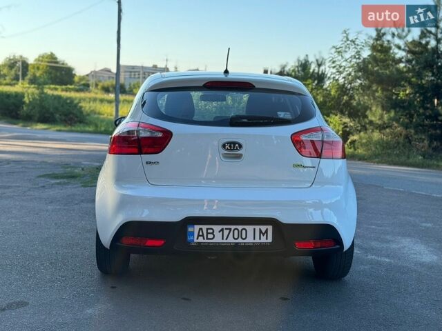 Білий Кіа Ріо, об'ємом двигуна 1.25 л та пробігом 128 тис. км за 6500 $, фото 5 на Automoto.ua