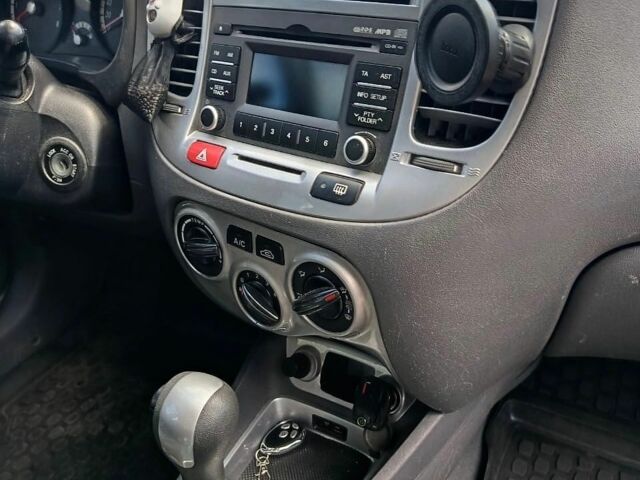 Белый Киа Рио, объемом двигателя 1.4 л и пробегом 141 тыс. км за 6200 $, фото 8 на Automoto.ua