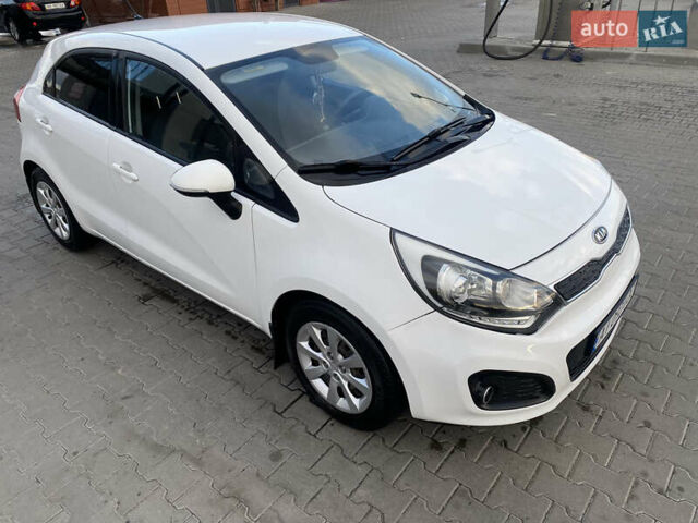 Білий Кіа Ріо, об'ємом двигуна 1.1 л та пробігом 204 тис. км за 6800 $, фото 8 на Automoto.ua