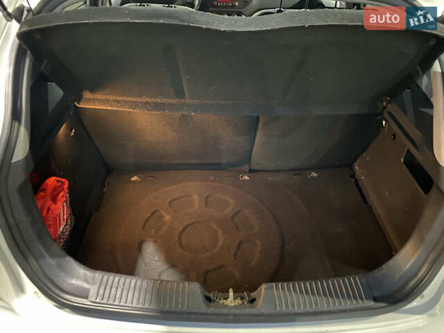 Білий Кіа Ріо, об'ємом двигуна 1.1 л та пробігом 204 тис. км за 6800 $, фото 15 на Automoto.ua