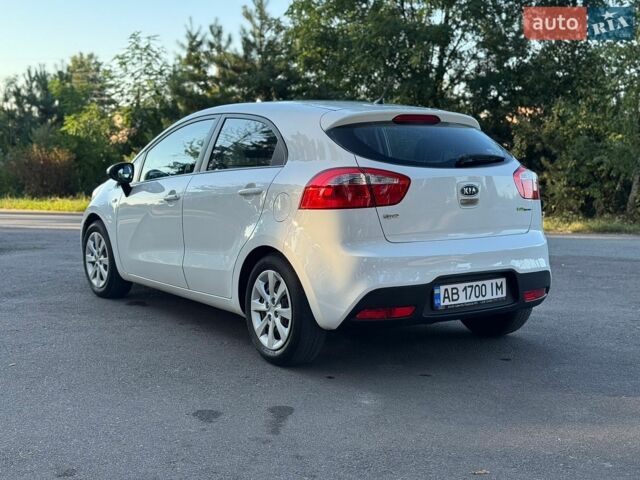 Білий Кіа Ріо, об'ємом двигуна 1.25 л та пробігом 128 тис. км за 6500 $, фото 4 на Automoto.ua
