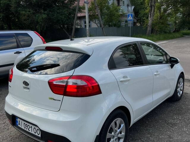 Белый Киа Рио, объемом двигателя 1.1 л и пробегом 212 тыс. км за 5800 $, фото 6 на Automoto.ua