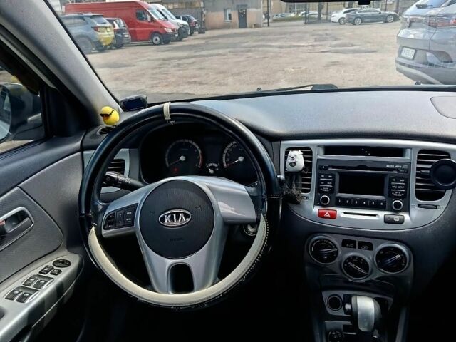 Белый Киа Рио, объемом двигателя 1.4 л и пробегом 141 тыс. км за 6200 $, фото 9 на Automoto.ua