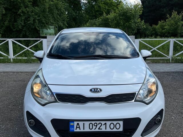 Белый Киа Рио, объемом двигателя 1.1 л и пробегом 212 тыс. км за 5800 $, фото 9 на Automoto.ua