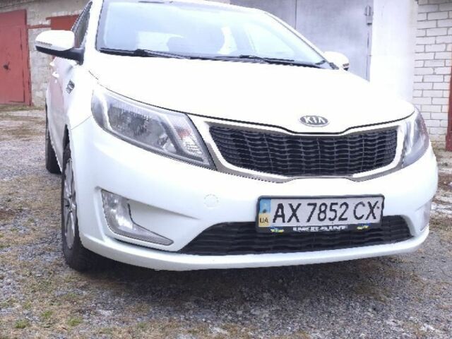 Білий Кіа Ріо, об'ємом двигуна 1.59 л та пробігом 296 тис. км за 5500 $, фото 3 на Automoto.ua