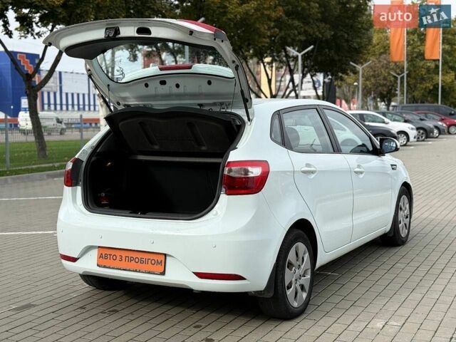 Білий Кіа Ріо, об'ємом двигуна 1.6 л та пробігом 99 тис. км за 8700 $, фото 8 на Automoto.ua