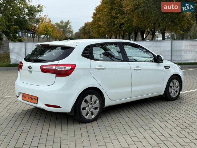 Білий Кіа Ріо, об'ємом двигуна 1.6 л та пробігом 99 тис. км за 8700 $, фото 6 на Automoto.ua