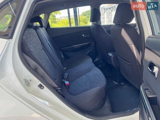 Белый Киа Рио, объемом двигателя 1.6 л и пробегом 138 тыс. км за 9500 $, фото 42 на Automoto.ua