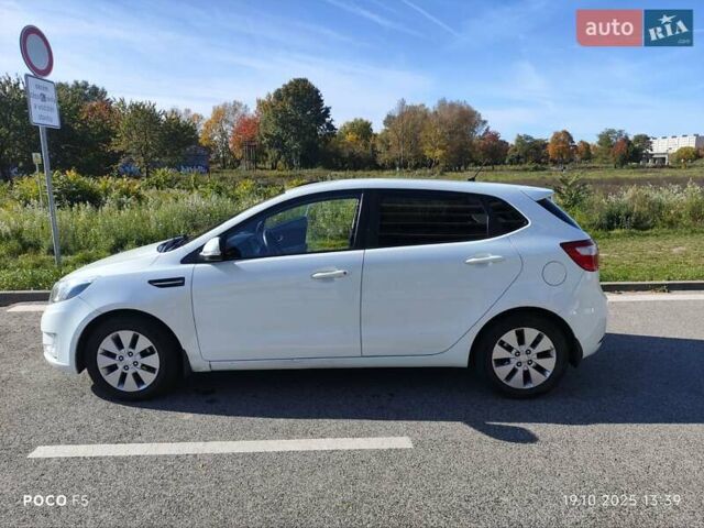Белый Киа Рио, объемом двигателя 1.6 л и пробегом 114 тыс. км за 8300 $, фото 14 на Automoto.ua