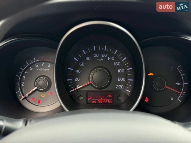 Білий Кіа Ріо, об'ємом двигуна 1.6 л та пробігом 99 тис. км за 8700 $, фото 12 на Automoto.ua