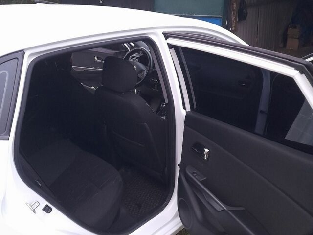 Белый Киа Рио, объемом двигателя 1.59 л и пробегом 70 тыс. км за 8900 $, фото 5 на Automoto.ua