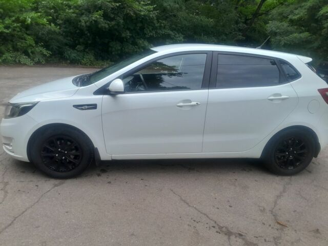 Білий Кіа Ріо, об'ємом двигуна 1.6 л та пробігом 189 тис. км за 6700 $, фото 8 на Automoto.ua