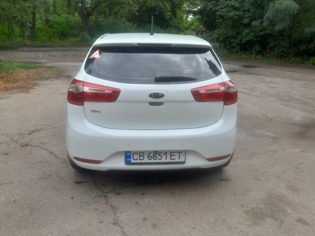 Білий Кіа Ріо, об'ємом двигуна 1.6 л та пробігом 189 тис. км за 6700 $, фото 6 на Automoto.ua