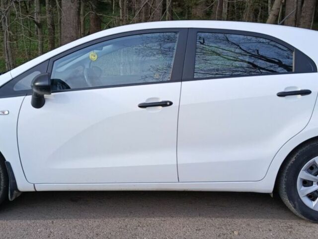 Белый Киа Рио, объемом двигателя 1.1 л и пробегом 210 тыс. км за 6300 $, фото 1 на Automoto.ua