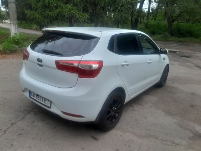 Білий Кіа Ріо, об'ємом двигуна 1.6 л та пробігом 189 тис. км за 6700 $, фото 5 на Automoto.ua