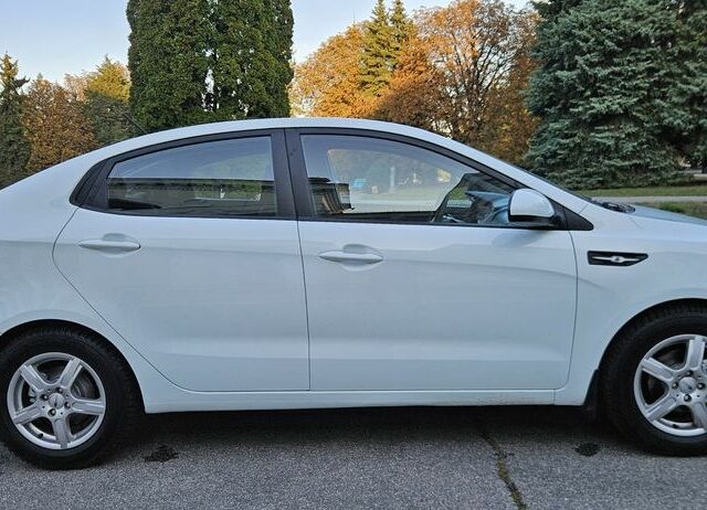 Белый Киа Рио, объемом двигателя 1.4 л и пробегом 105 тыс. км за 6300 $, фото 9 на Automoto.ua