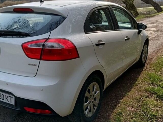 Білий Кіа Ріо, об'ємом двигуна 1.1 л та пробігом 210 тис. км за 6300 $, фото 21 на Automoto.ua