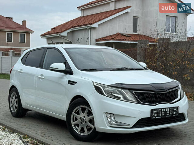 Білий Кіа Ріо, об'ємом двигуна 1.59 л та пробігом 163 тис. км за 8200 $, фото 14 на Automoto.ua