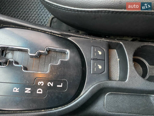 Белый Киа Рио, объемом двигателя 1.59 л и пробегом 210 тыс. км за 6700 $, фото 15 на Automoto.ua