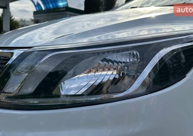 Білий Кіа Ріо, об'ємом двигуна 1.4 л та пробігом 128 тис. км за 8000 $, фото 19 на Automoto.ua
