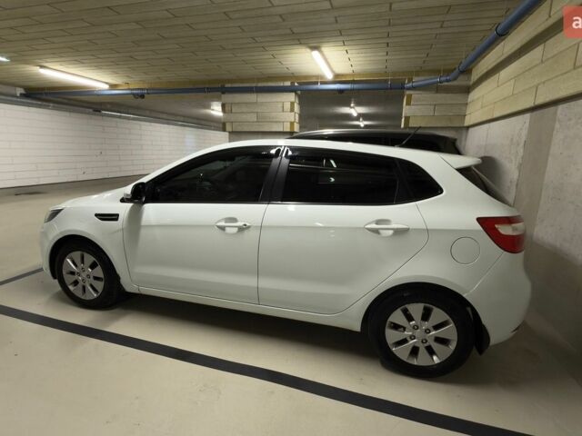 Белый Киа Рио, объемом двигателя 1.6 л и пробегом 126 тыс. км за 7500 $, фото 3 на Automoto.ua