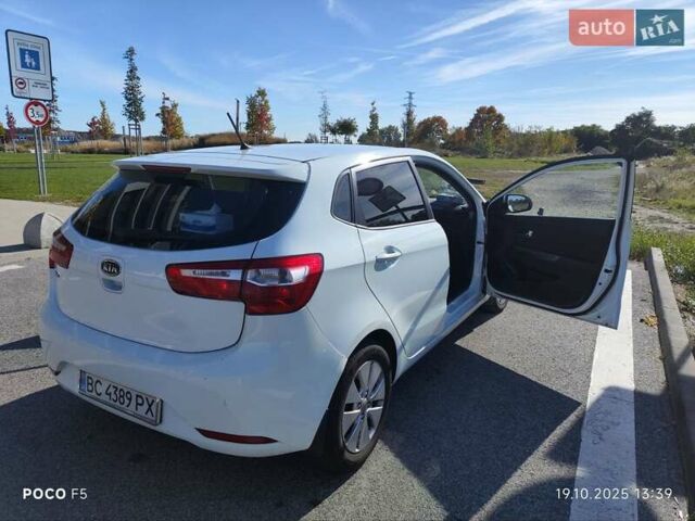 Белый Киа Рио, объемом двигателя 1.6 л и пробегом 114 тыс. км за 8300 $, фото 17 на Automoto.ua