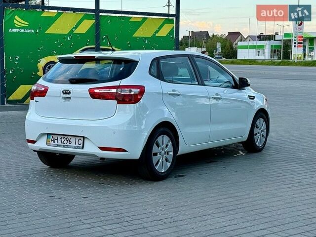 Белый Киа Рио, объемом двигателя 1.59 л и пробегом 28 тыс. км за 10000 $, фото 30 на Automoto.ua