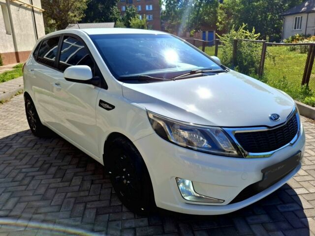 Белый Киа Рио, объемом двигателя 1.6 л и пробегом 185 тыс. км за 7899 $, фото 7 на Automoto.ua