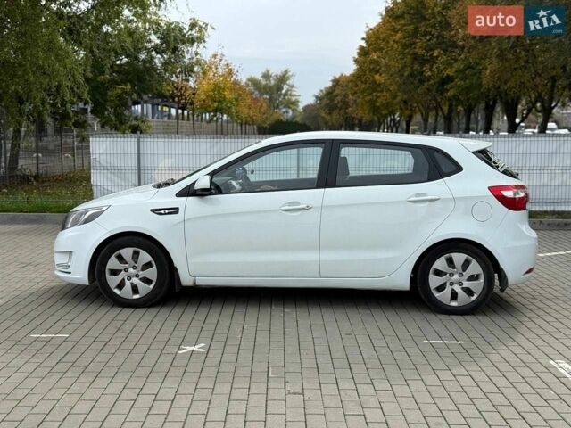 Білий Кіа Ріо, об'ємом двигуна 1.6 л та пробігом 99 тис. км за 8700 $, фото 4 на Automoto.ua