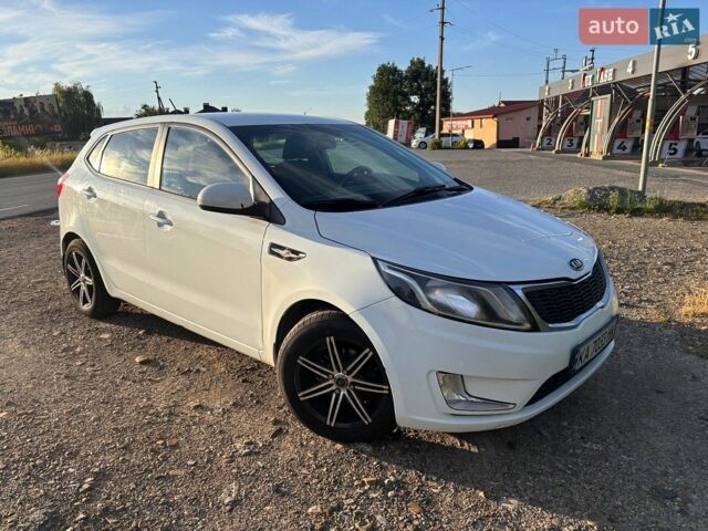 Белый Киа Рио, объемом двигателя 1.6 л и пробегом 239 тыс. км за 7900 $, фото 12 на Automoto.ua