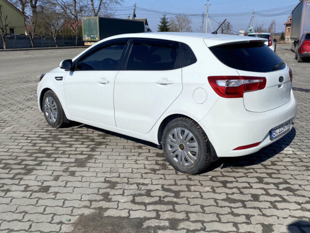 Белый Киа Рио, объемом двигателя 1.4 л и пробегом 103 тыс. км за 6700 $, фото 3 на Automoto.ua