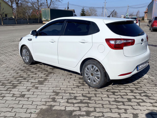 Білий Кіа Ріо, об'ємом двигуна 1.4 л та пробігом 103 тис. км за 6750 $, фото 3 на Automoto.ua