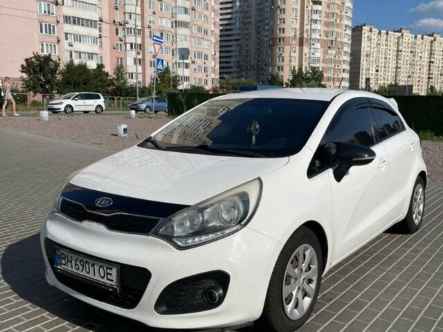 Белый Киа Рио, объемом двигателя 1.4 л и пробегом 278 тыс. км за 7200 $, фото 8 на Automoto.ua