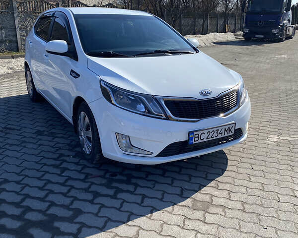 Білий Кіа Ріо, об'ємом двигуна 1.4 л та пробігом 101 тис. км за 7000 $, фото 2 на Automoto.ua