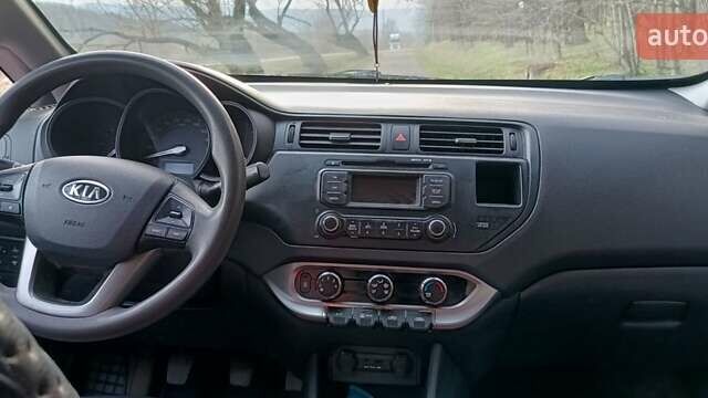 Белый Киа Рио, объемом двигателя 1.12 л и пробегом 210 тыс. км за 6300 $, фото 3 на Automoto.ua