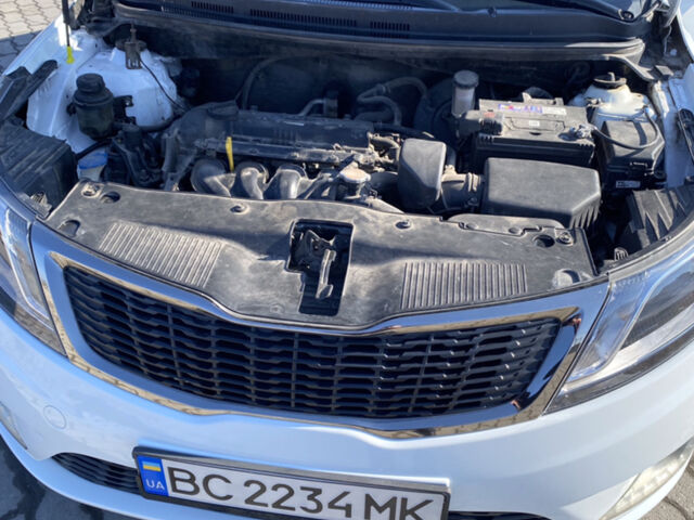 Білий Кіа Ріо, об'ємом двигуна 1.4 л та пробігом 103 тис. км за 6750 $, фото 15 на Automoto.ua