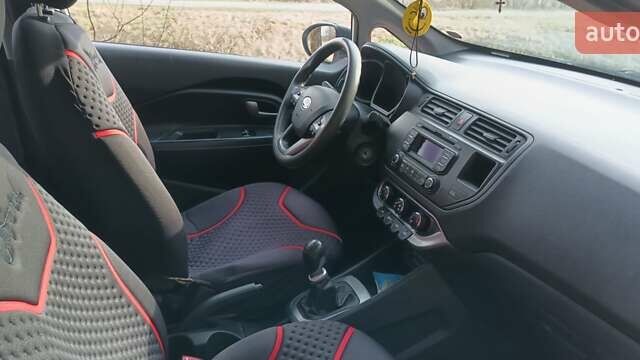 Белый Киа Рио, объемом двигателя 1.12 л и пробегом 210 тыс. км за 6300 $, фото 12 на Automoto.ua