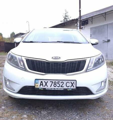 Белый Киа Рио, объемом двигателя 1.59 л и пробегом 296 тыс. км за 6200 $, фото 1 на Automoto.ua