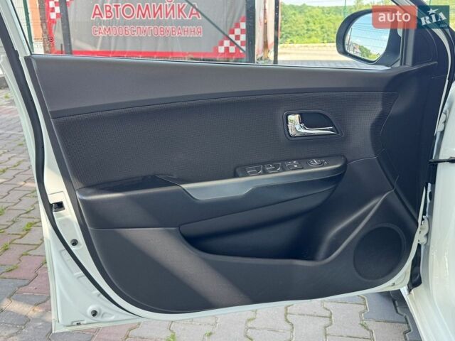 Белый Киа Рио, объемом двигателя 1.6 л и пробегом 138 тыс. км за 9500 $, фото 20 на Automoto.ua