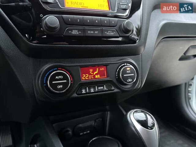 Білий Кіа Ріо, об'ємом двигуна 1.59 л та пробігом 163 тис. км за 8200 $, фото 46 на Automoto.ua