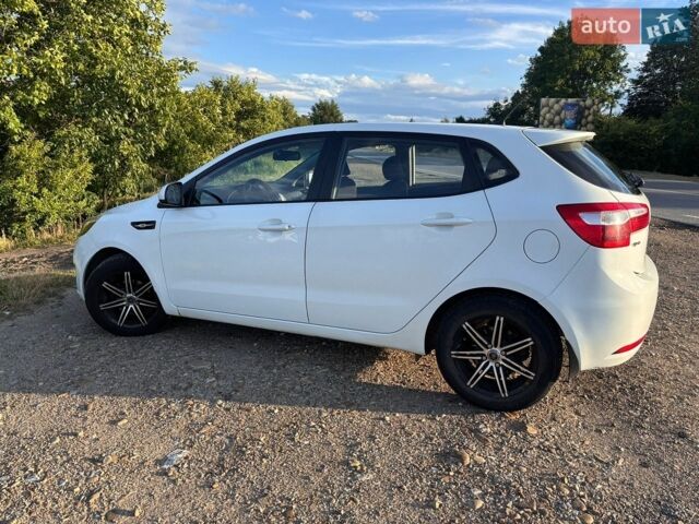 Белый Киа Рио, объемом двигателя 1.6 л и пробегом 239 тыс. км за 7900 $, фото 10 на Automoto.ua