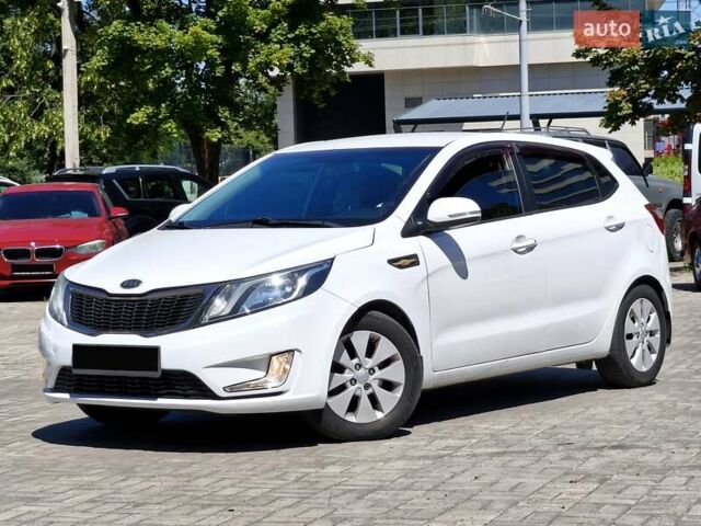 Білий Кіа Ріо, об'ємом двигуна 1.59 л та пробігом 192 тис. км за 8200 $, фото 1 на Automoto.ua