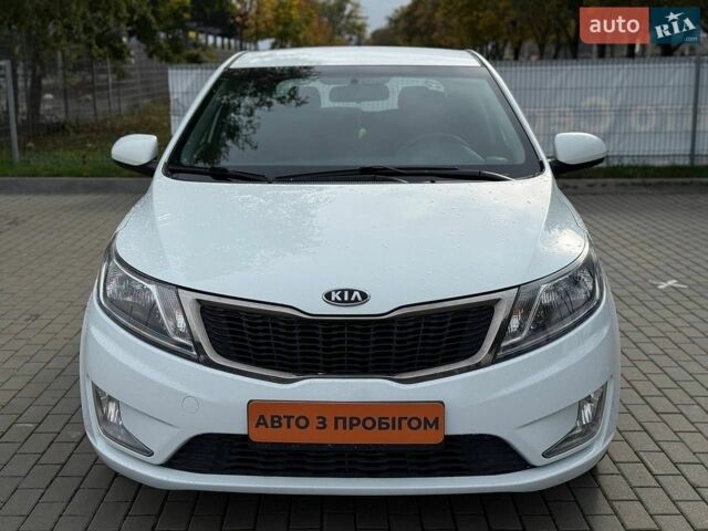Білий Кіа Ріо, об'ємом двигуна 1.6 л та пробігом 99 тис. км за 8700 $, фото 1 на Automoto.ua